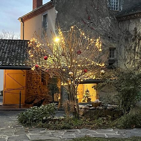 La Cour Carree Hotel Perrier Exterior foto